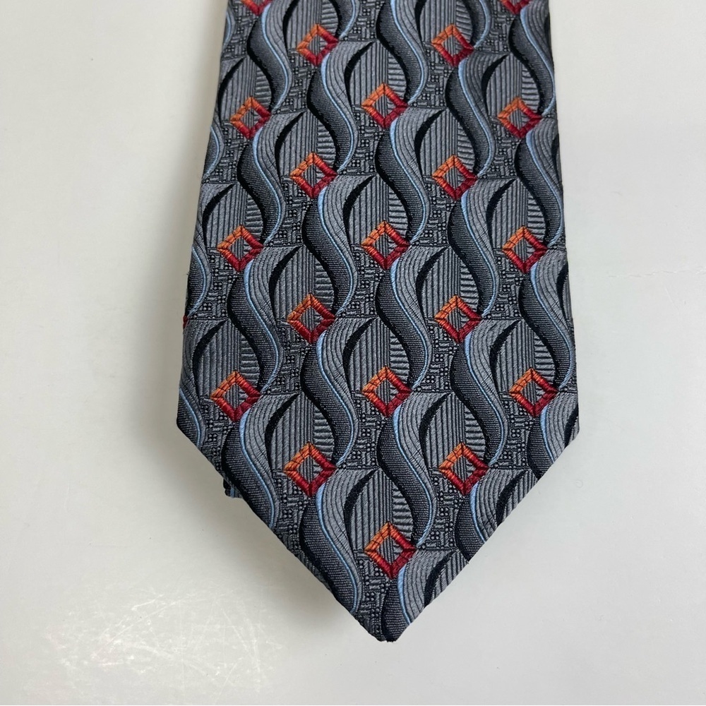 Kolte Italy Mens Tie Necktie Gray Red Geometric Hand Made Silk - Picture 2 of 5